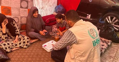 A­f­r­i­n­ ­k­e­n­t­ ­m­e­r­k­e­z­i­n­e­ ­İ­H­H­’­n­ı­n­ ­y­a­r­d­ı­m­l­a­r­ı­ ­s­ü­r­ü­y­o­r­ ­-­ ­S­o­n­ ­D­a­k­i­k­a­ ­H­a­b­e­r­l­e­r­